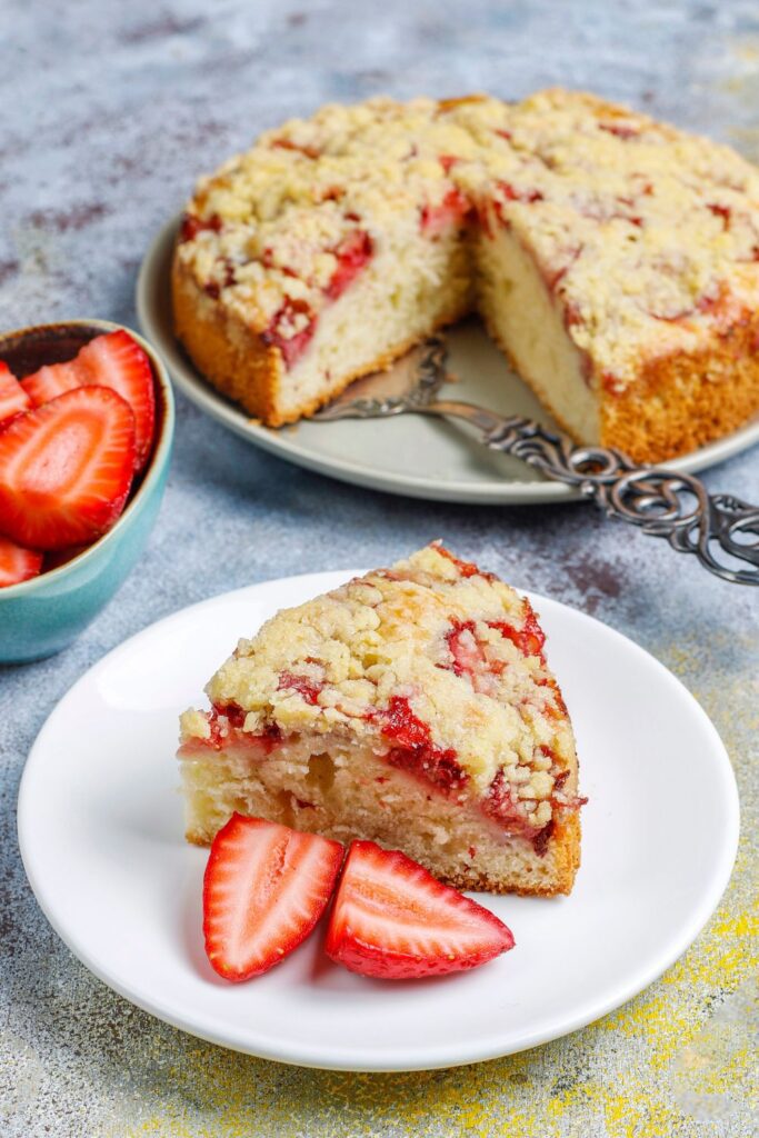 Strawberry Earthquake Cake